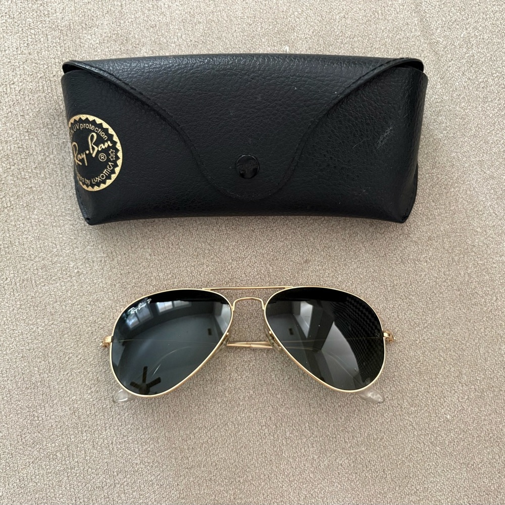 Ray-Ban Aviator Sunglasses - Gold Frames with Black Lenses - Unisex - Picture 3 of 9